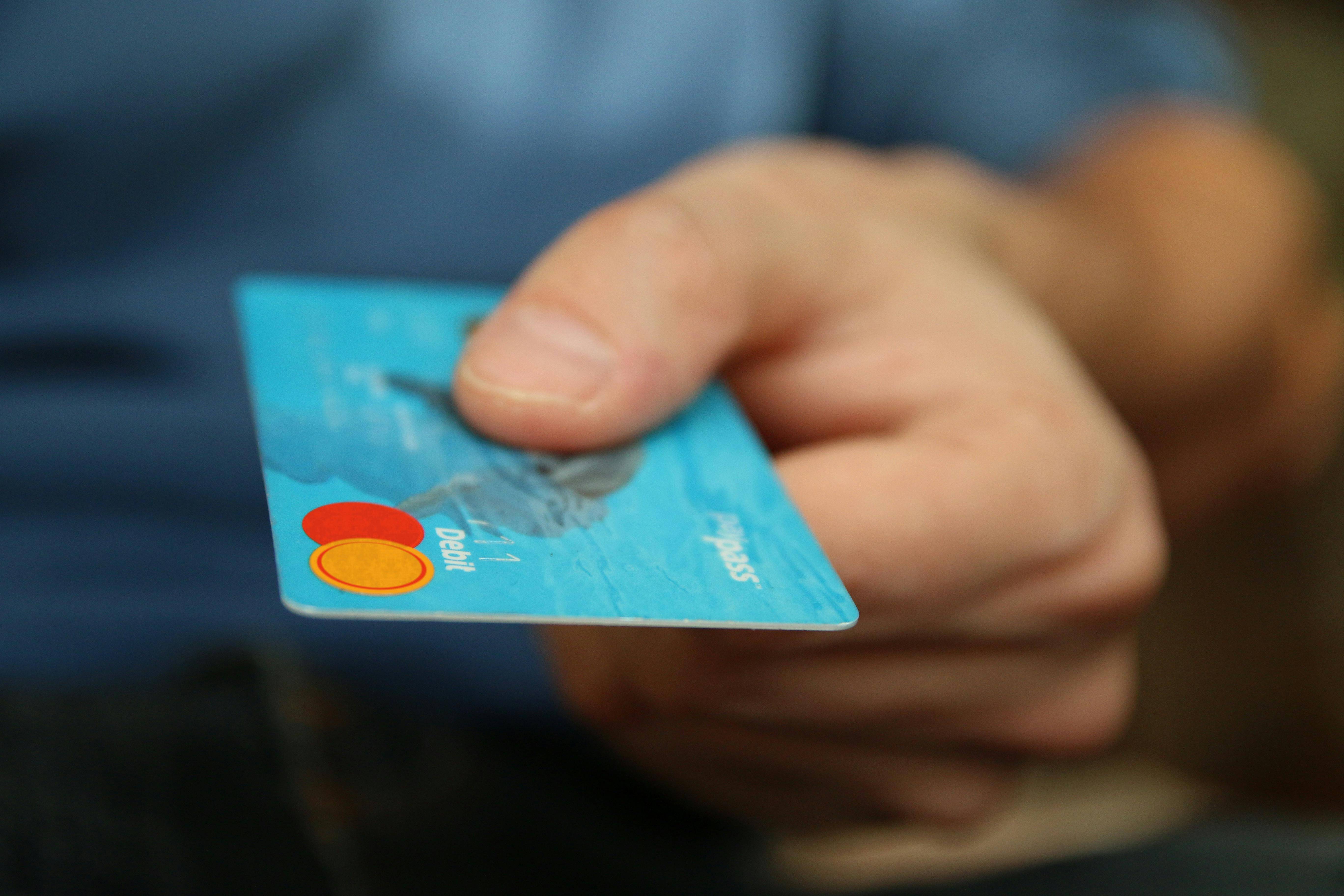 The Benefits and Requirements of a Business Credit Card